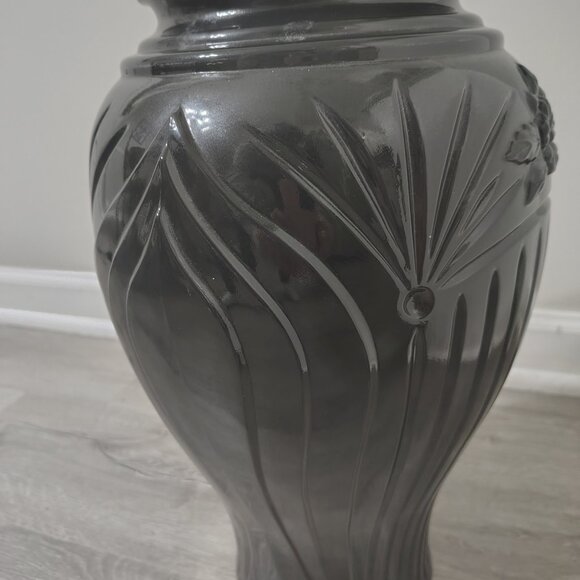 Vintage Anchor Hocking Cambridge Large 16" Black Glass Vase - Picture 6 of 6
